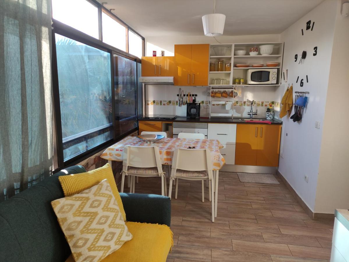 Montana Amarilla Lägenhet Las Galletas Exteriör bild